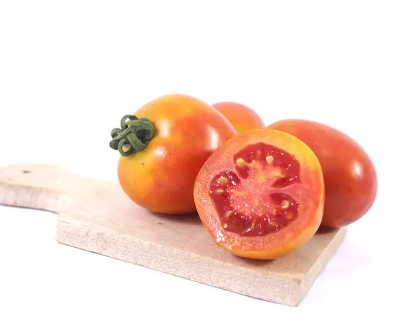 新鮮なトマトを背景にして — ストック写真