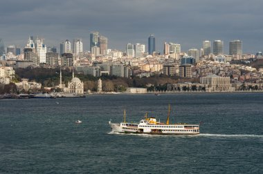Biri Dolmabahçe Sarayı Istanbul dünyanın en görkemli saraylar. Boğaz manzarası.