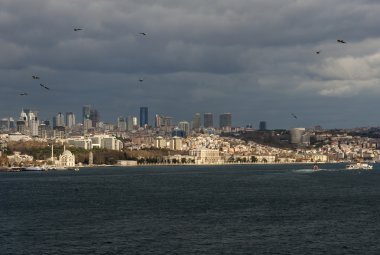 Biri Dolmabahçe Sarayı Istanbul dünyanın en görkemli saraylar. Boğaz manzarası.