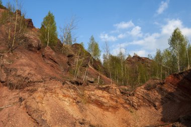 Kırmızı Chervonograd jeolojik ve endüstriyel bölge yığınları atık