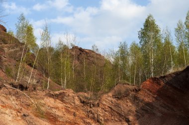 Kırmızı Chervonograd jeolojik ve endüstriyel bölge yığınları atık