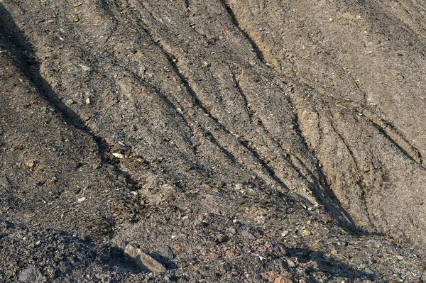 Отходы груды красных пород Червоноградского геологического и промышленного района — стоковое фото