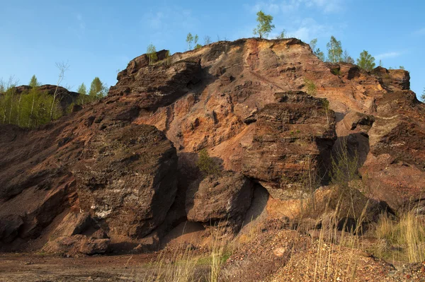 Kırmızı Chervonograd jeolojik ve endüstriyel bölge yığınları atık
