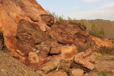 Kırmızı Chervonograd jeolojik ve endüstriyel bölge yığınları atık