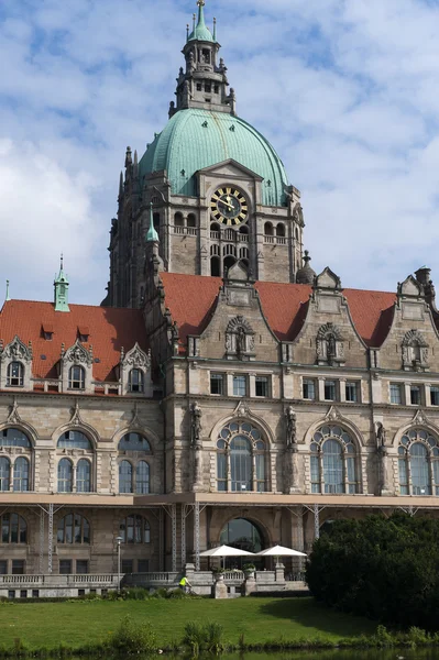 Hannover'de Belediye binasında yaz gün — Stok fotoğraf