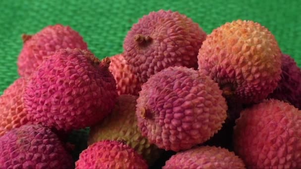 Sortimento de frutos exóticos de litchi saborosos e frescos — Vídeo de Stock