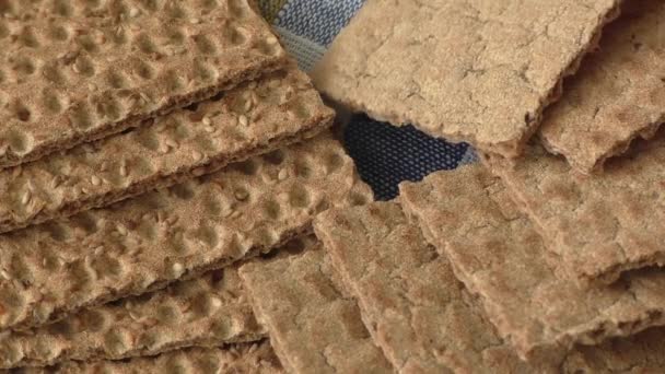 Barna kenyér, szezámmagos textúra — Stock videók