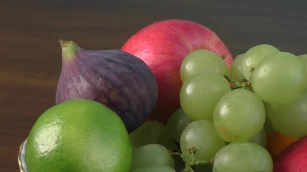 Sortimento de frutas suculentas fundo — Vídeo de Stock