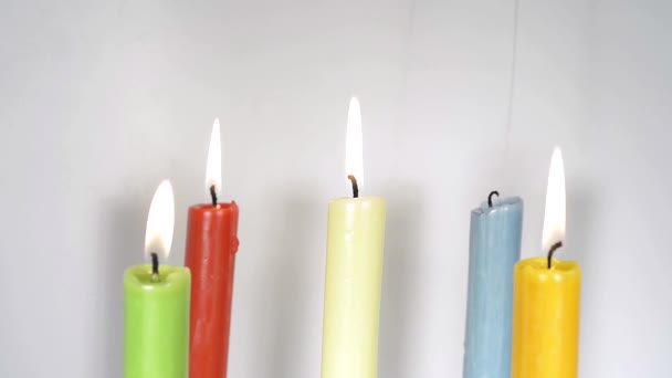 Задувати свічки — стокове відео