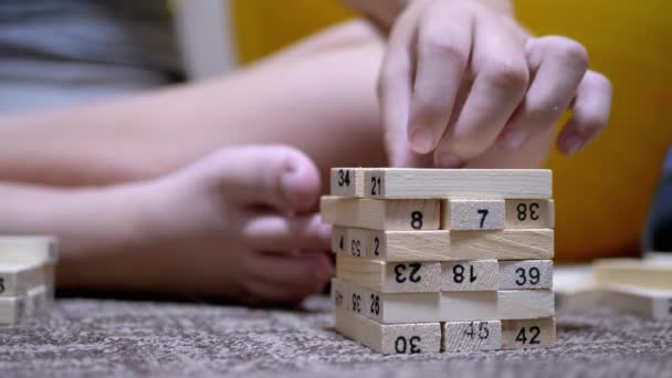 핸드 보이콜렉트 Wooden Blocks and Play in Developing Game. 가까이 서 본 모습 — 비디오