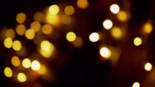 多くの点滅、フリッカーマルチカラーLEDライトのクリスマスガーランド。4K — ストック動画