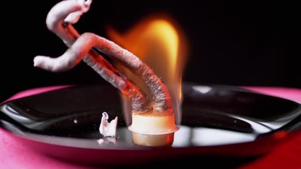 Farao Slangen, Chemisch Experiment met Calciumgluconaat tabletten, Droge Geest — Stockvideo
