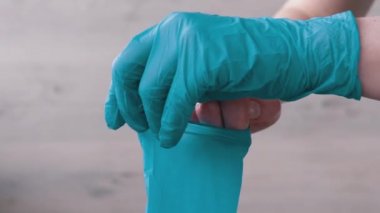 Doktor, lateksteki Hemşire Giysileri, Nitrile Blue Gloves. Kadın kolları. 4K