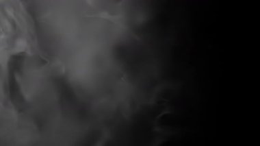 Büyüleyici atmosferik görüntüler yaratmak için karanlık duman dokularının büyüleyici ve incelikli zarafetini derinlemesine araştırın.