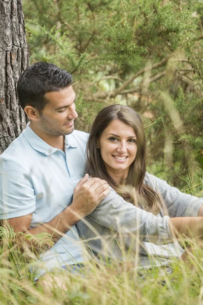 Pareja joven — Foto de Stock