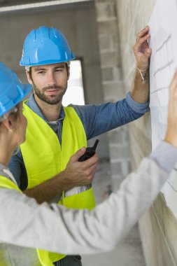 Mühendisler sitesi planları kontrol binasında