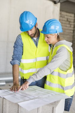 Mühendisler sitesi planları kontrol binasında