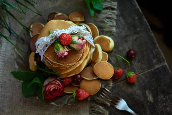 Breakfast Pancakes Homemade American Pancakes Served Condensed Milk Fresh Strawberry — Stock Photo, Image