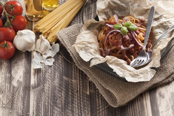 Spaghetti amatriciana cibo di base italiano — Foto Stock