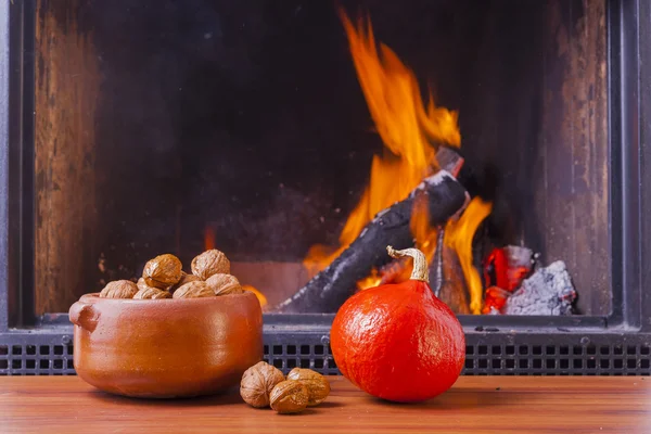 Situaties bij open haard thuis — Stockfoto