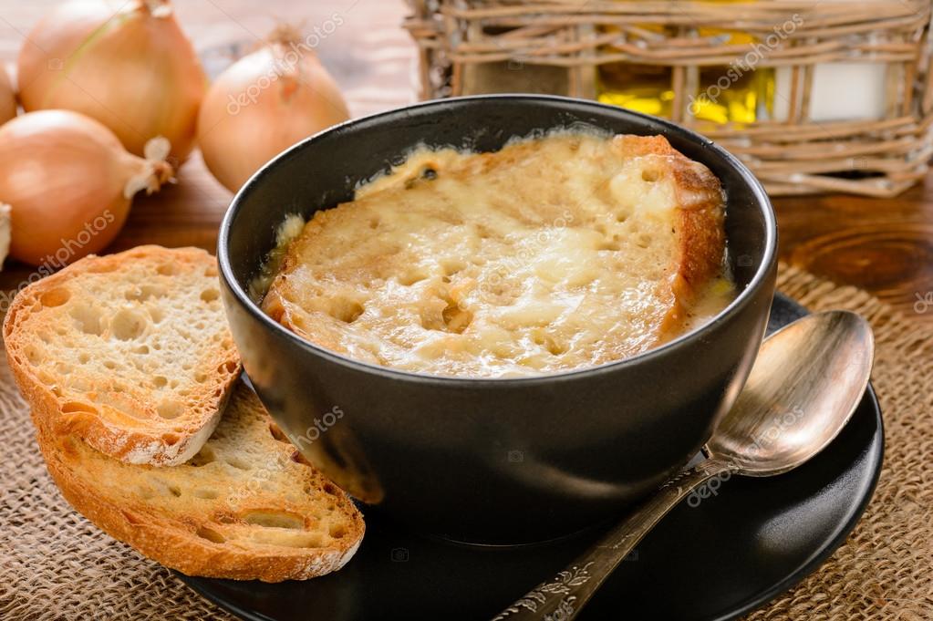 луковый суп франция. французский луковый суп. кёльнский луковый суп. французский луковый суп классический. французская кухня луковый суп.