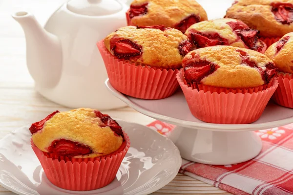Strawberry muffins on the white plate. — Stock Photo, Image
