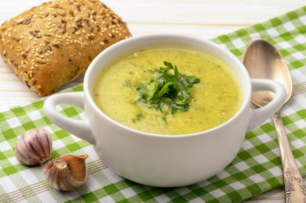 Vegetarian cream soup with zucchini and potatoes. 