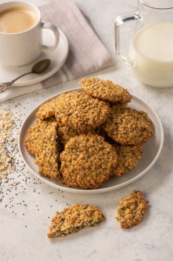 Chia tohumlu ev yapımı vejetaryen yulaf ezmeli kurabiye..