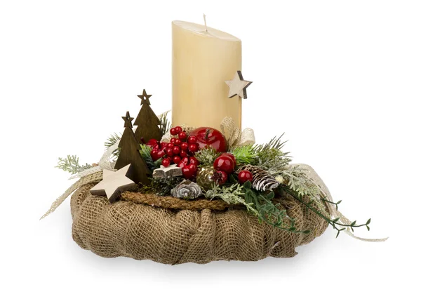 Рождественское украшение - Рождественская композиция из венка, свечей и рождественских декоративных аксессуаров . — стоковое фото