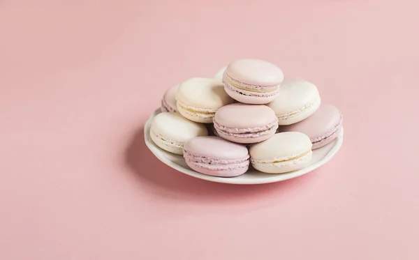 Sweet macaroons on plate — Stock Photo, Image