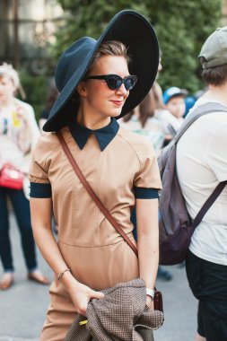 Bisiklet Retro cruise katılan kadın