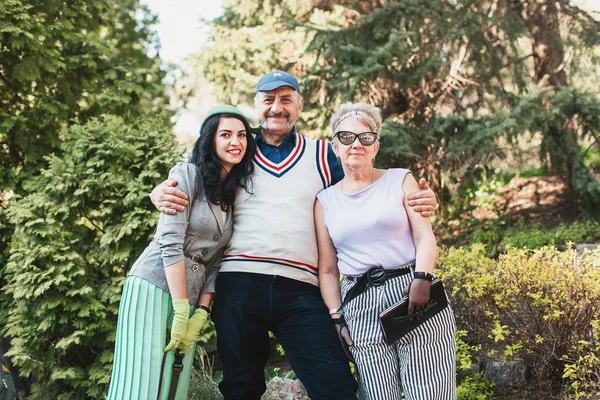 Personas que participan en bicicleta Crucero retro — Foto de Stock