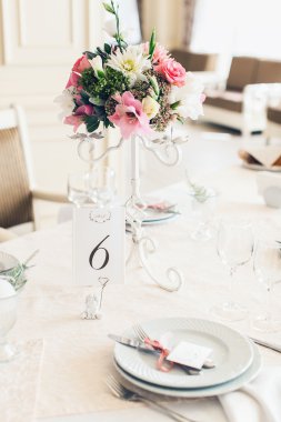 Düğün süslemeleri ile tablo