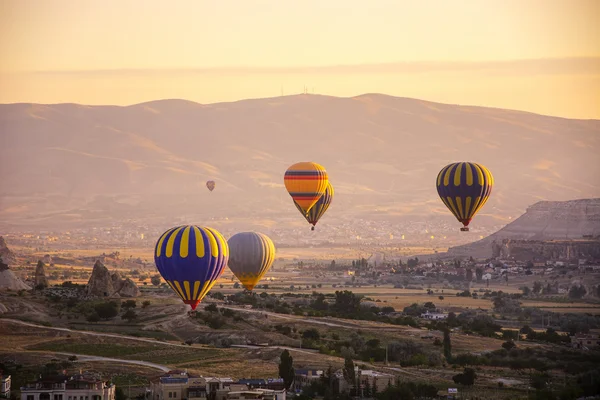 Varmluftsballonger (Kappadokien, Turkiet) — Stockfoto