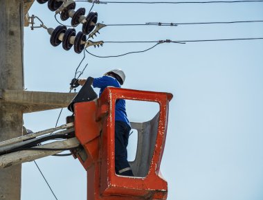Çalışma direkleri ve teller, elektrikçi