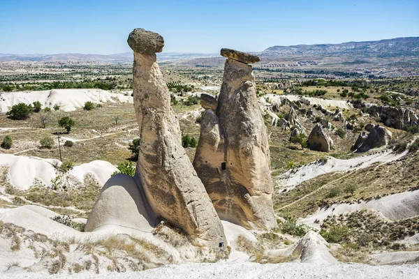 Három grácia rock formáció mellett Urgup Nevsehir, Cappadocia, Törökország — Stock Fotó