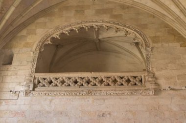 Manueline ornamentation in the cloisters of Jeronimos Monastery