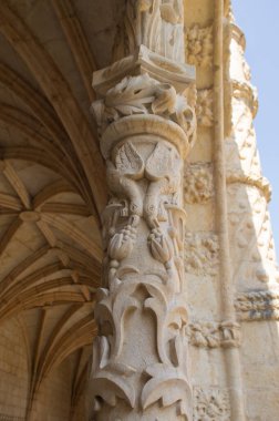 Manueline ornamentation in the cloisters of Jeronimos Monastery