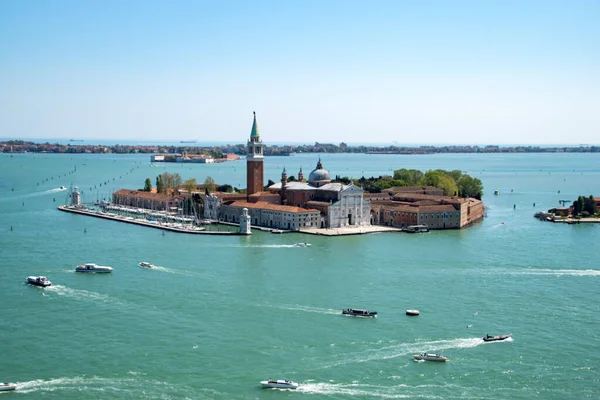 St. Mark 's Campanile' den Venedik, İtalya 'daki St Mark Meydanı manzarası