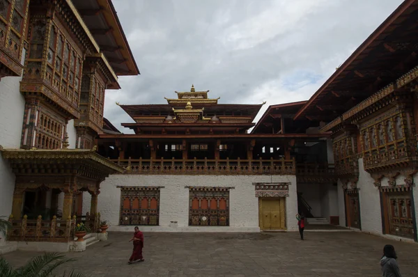 Innenhof eines Dzong — Stockfoto