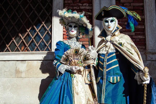 Masken aus dem berühmten Karneval in Venedig. — Stockfoto