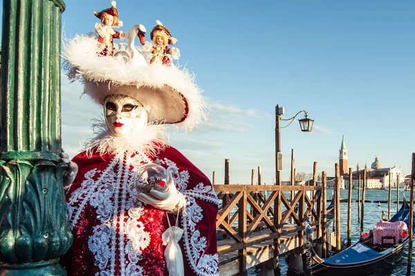 Masken aus dem berühmten Karneval in Venedig. — Stockfoto