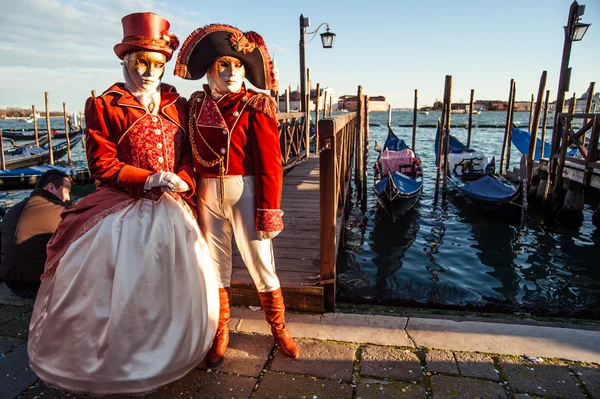 Masken aus dem berühmten Karneval in Venedig. — Stockfoto