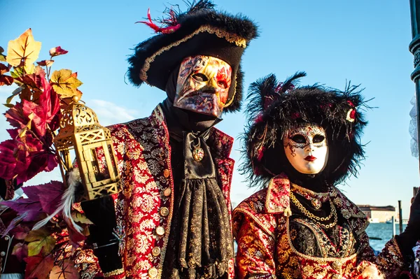 Masken aus dem berühmten Karneval in Venedig. — Stockfoto