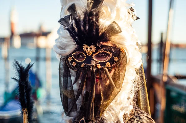 Masken aus dem berühmten Karneval in Venedig. — Stockfoto