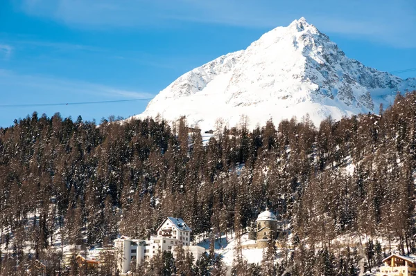 Kış zamanında St Moritz Gölü