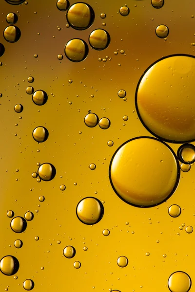 Yellow oil and water abstract — Stock Photo, Image