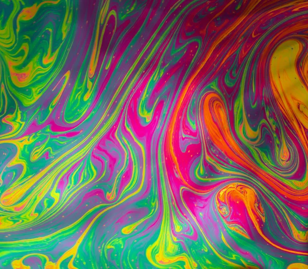 由反射光的肥皂泡沫形成的迷幻抽象 — 图库照片