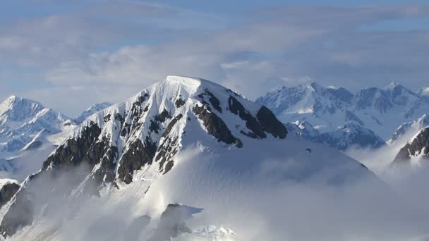 Aljaška hory a mraky, letecký snímek
