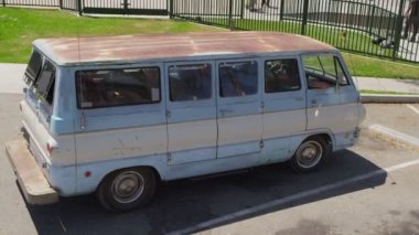 Minibüsten dışarı